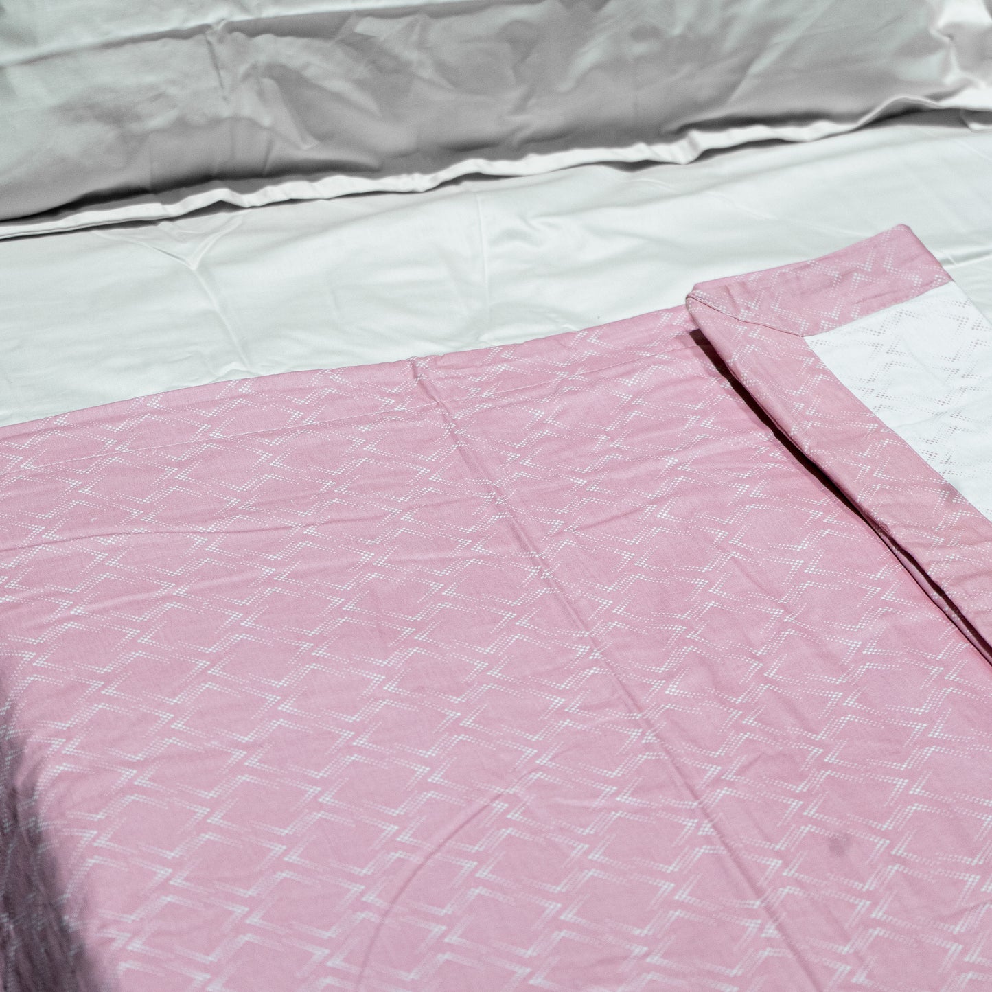 Enera Prism Collection Rhombus Pink Color Printed Double Bed Dohar