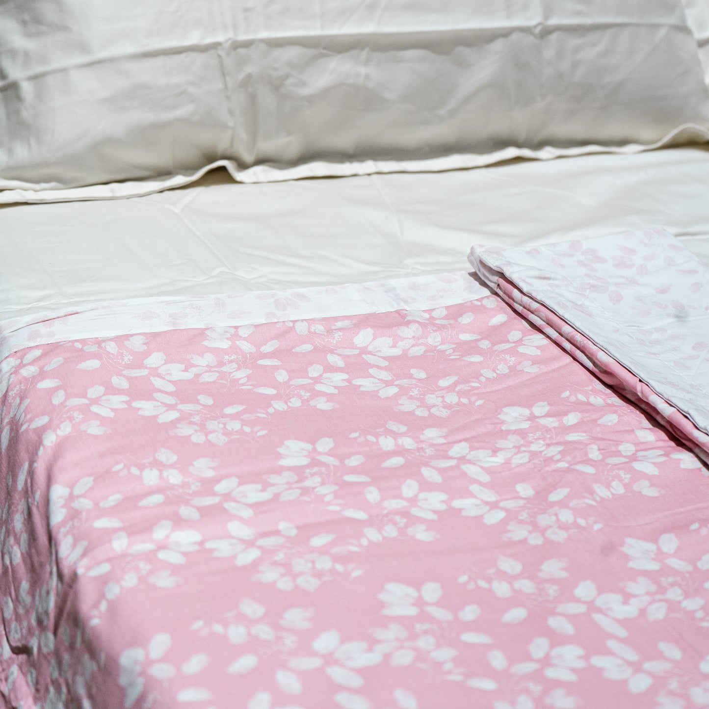 Enera Prism Collection Leaf Pink Color Printed Double Bed Dohar