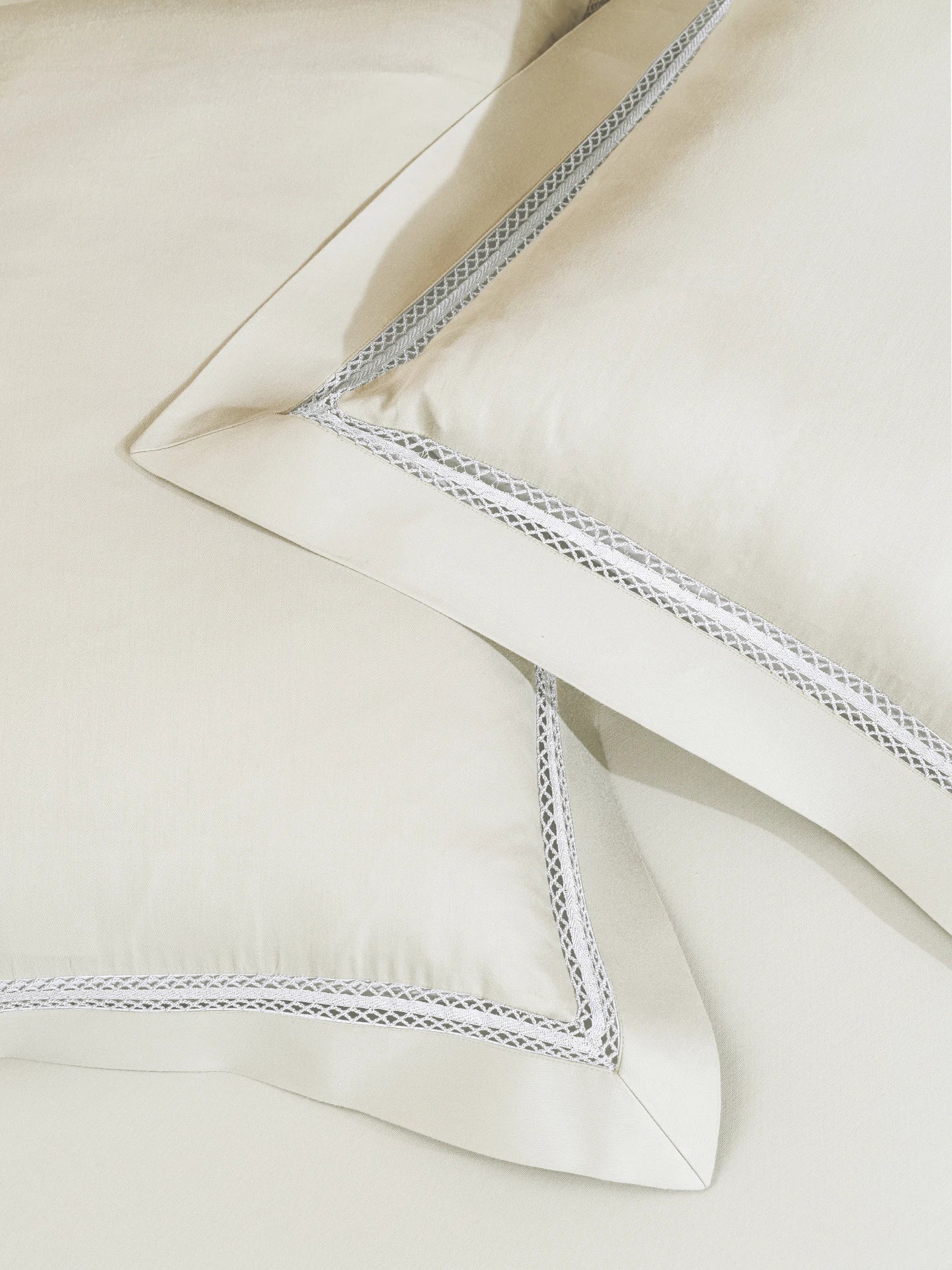 Sansaar Urban Classics Stellar Bright White Plain King Bedsheet 100% Cotton/ 300TC