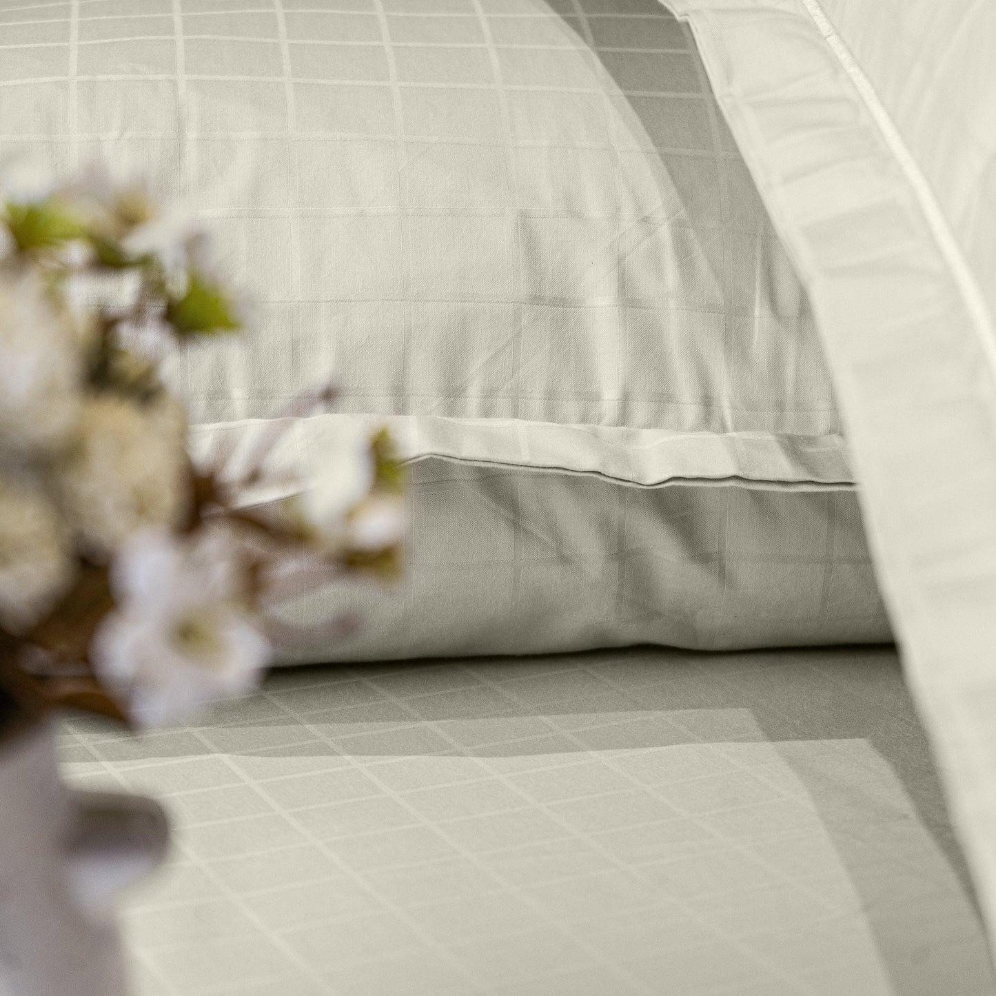 Enera Jacquard Matrix Collection Mystic Pearl Color King Size Bedsheet - enera