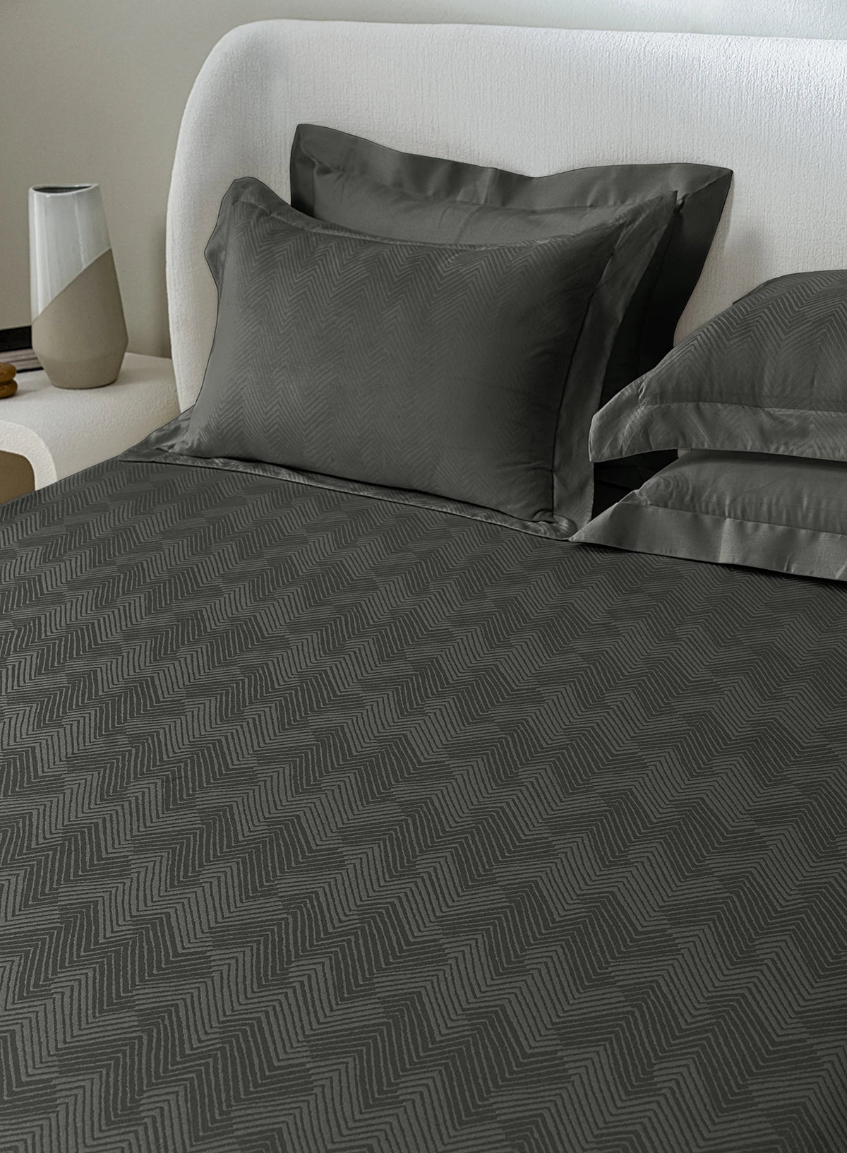 Jacquard Echo Charcoal Grey 100% Cotton King Size Bedsheet Set with 2 Pillow Covers