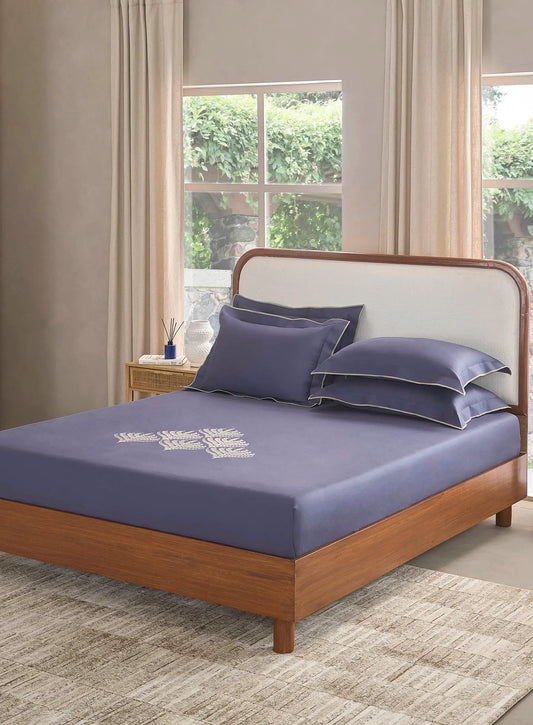 Charm Canopy Eclipse 100% Cotton King Size Bedsheet Set with 2 Pillow Covers