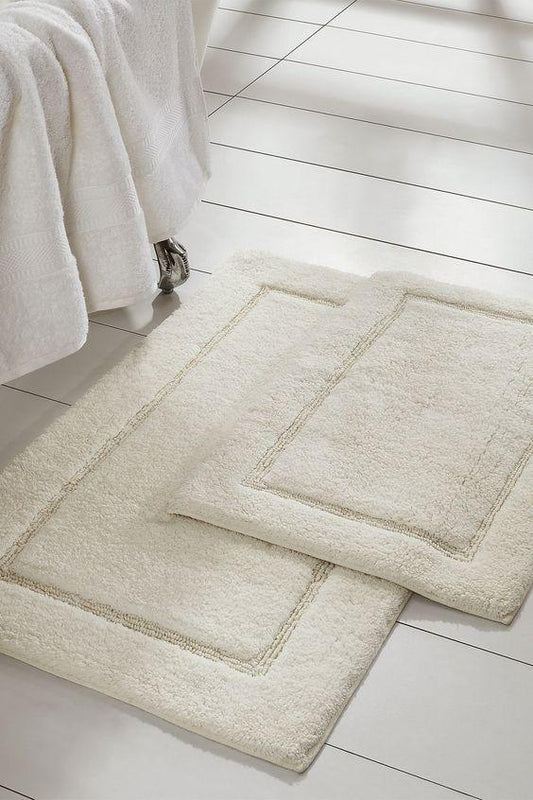 Using a bath mat secures you and your family with the slipping risks. - enera