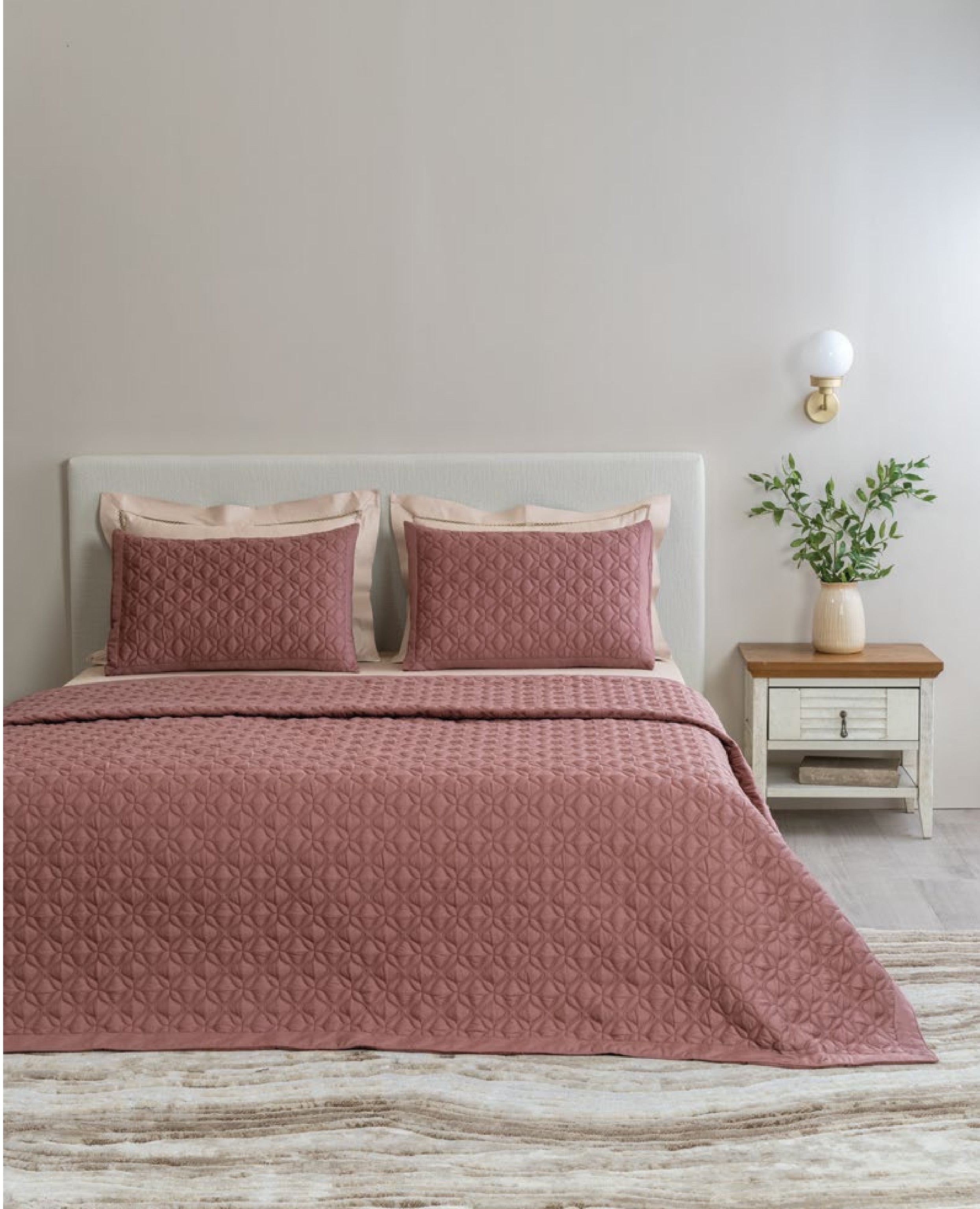 D Decor Legacy II Collection Ash Rose-Oatmeal Quilted Bedspread Set