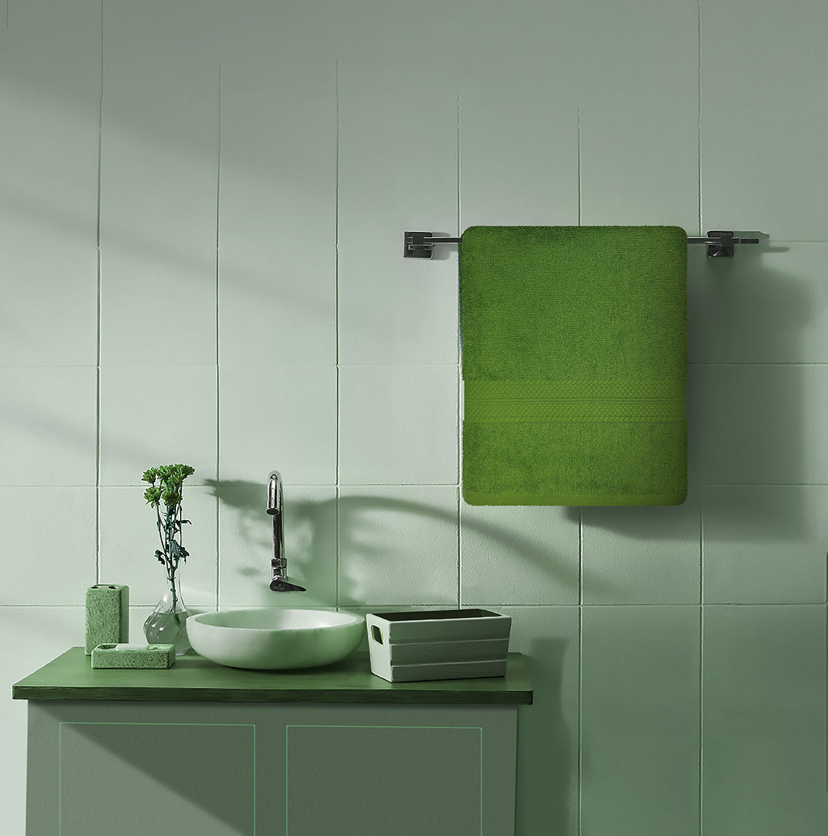 Spaces Essentials Collection Green Bath Towel