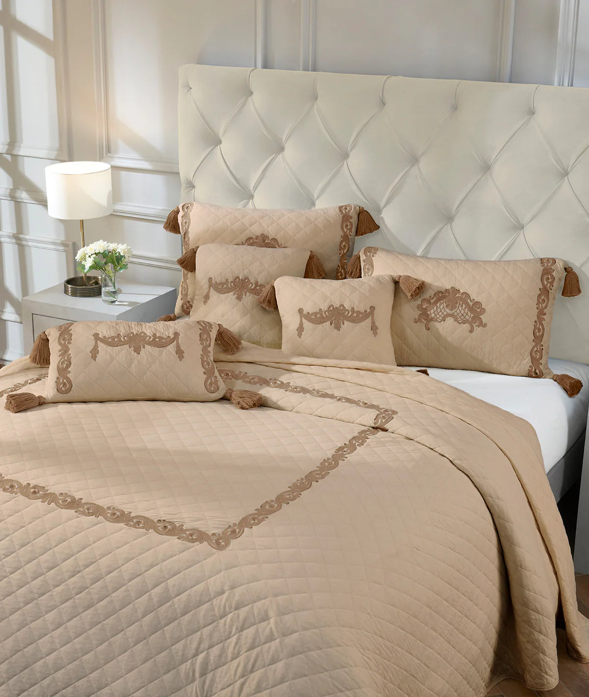 Pluchi Cuban Sand Embroiderd Bed Cover 100% Cotton Knitted King Size Bed Cover (Set Of 6)