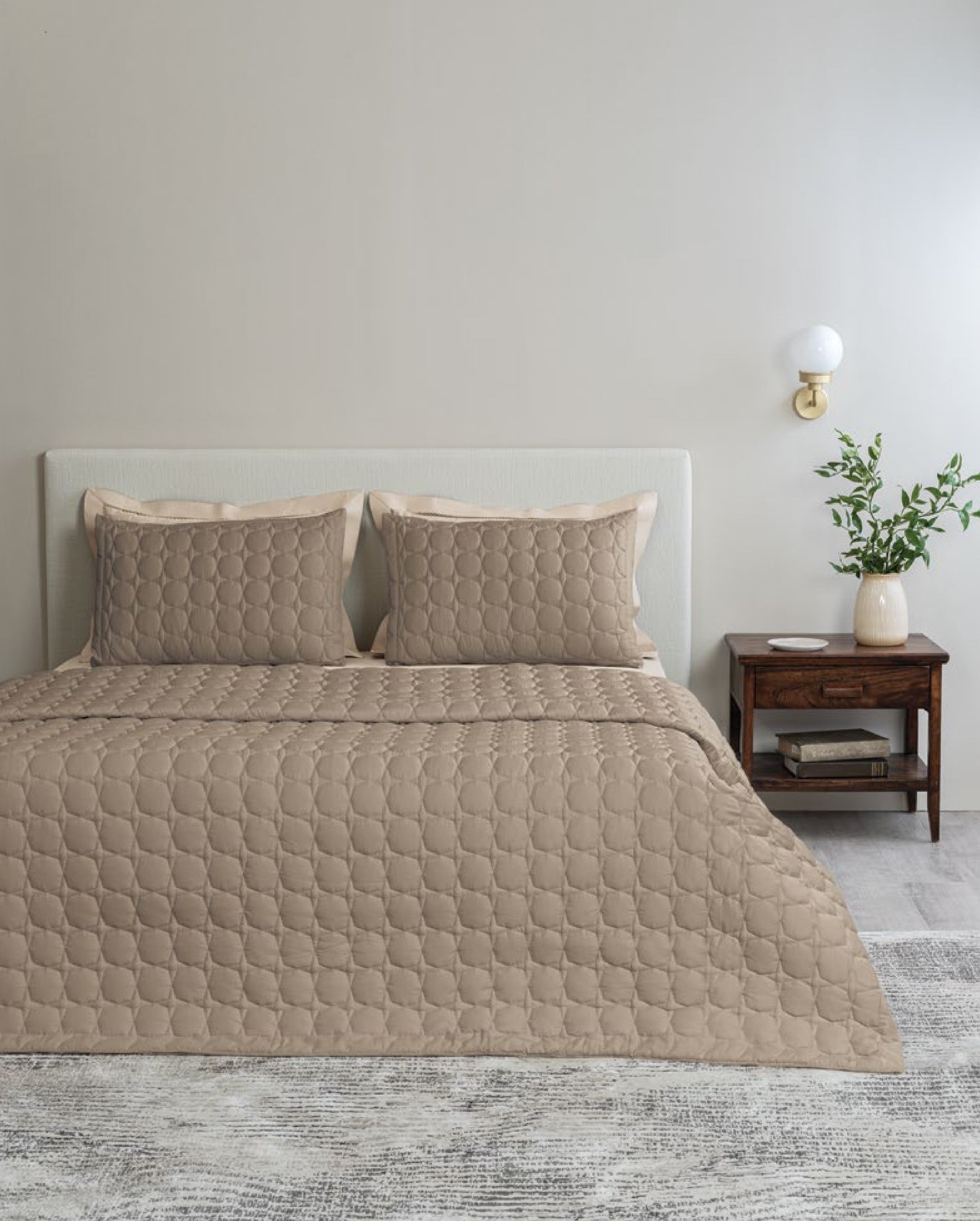 D Decor Legacy II Collection Timber Wolf-Almond Milk Quilted Bedspread Set | Elegant & Cozy | Enera