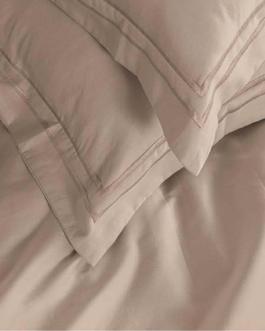 D'Decor Spotlight Collection Para Color Plain King Size double Bedsheet with 2 pillow covers - enera