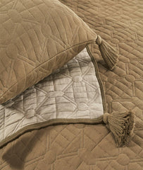 Enera Diamond Linked Fab Green Color King Size Bedcover - enera
