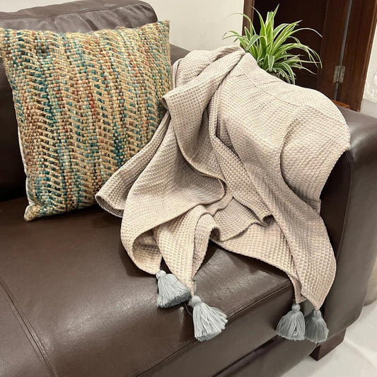 Enera Honeycomb-Slate Color Woven Throw with Tassels - enera