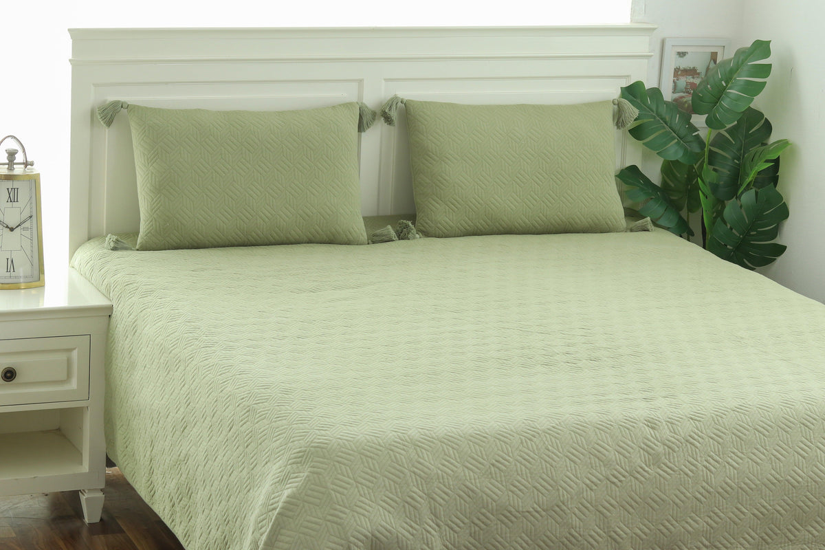 Enera 3D Cubic Scenic Green color King Size Bedcover - enera