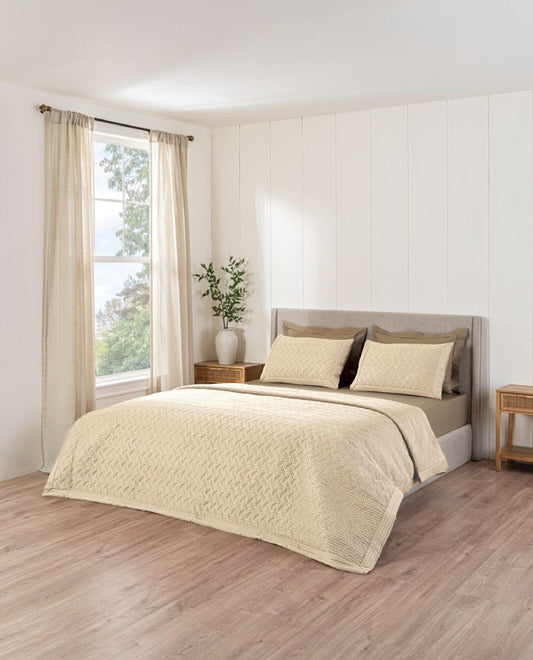 D'Decor Legacy II Collection Turtledove-Timber Wolf Quilted Bedspread Set - enera