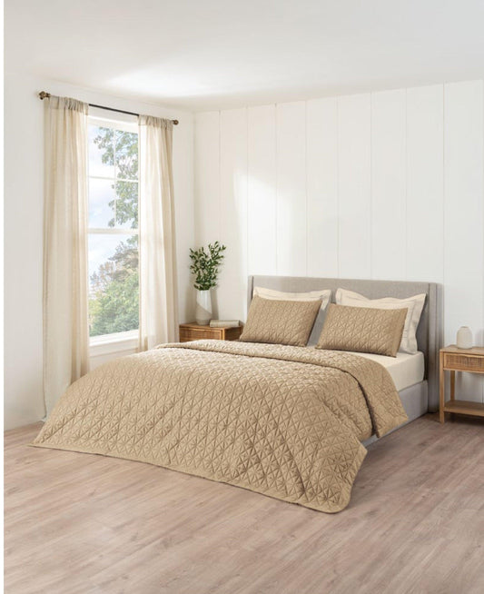 D'Decor Legacy II Collection Roasted Cashew-Marshmallow Quilted Bedspread Set - enera