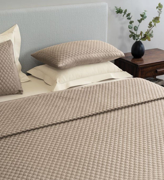 D'Decor Legacy II Collection Roasted Cashew-Marshmallow Quilted Bedspread Set - enera