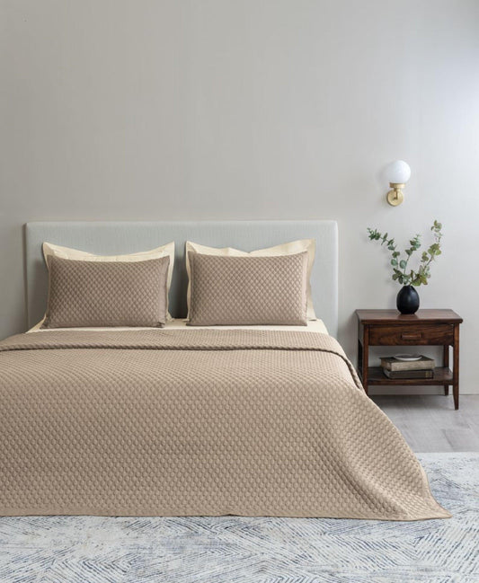 D'Decor Legacy II Collection Roasted Cashew-Marshmallow Quilted Bedspread Set - enera