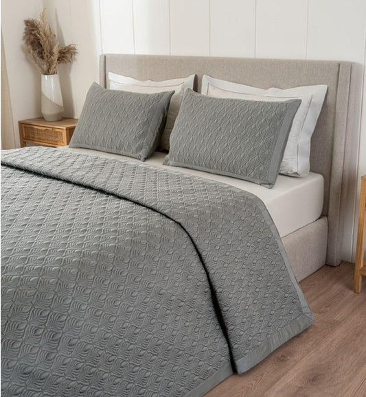 D'Decor Legacy II Collection Frost Grey-Oyster Quilted Bedspread Set - enera