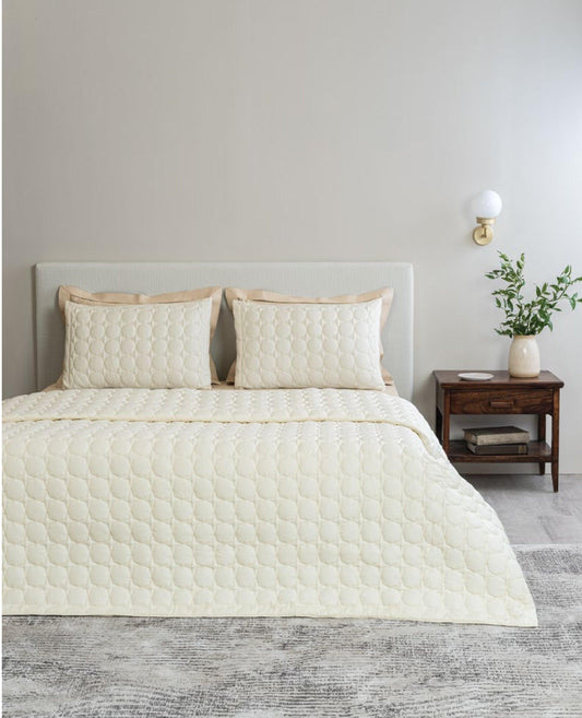 D'Decor Legacy II Collection Marshmallow-Oatmeal Quilted Bedspread Set - enera