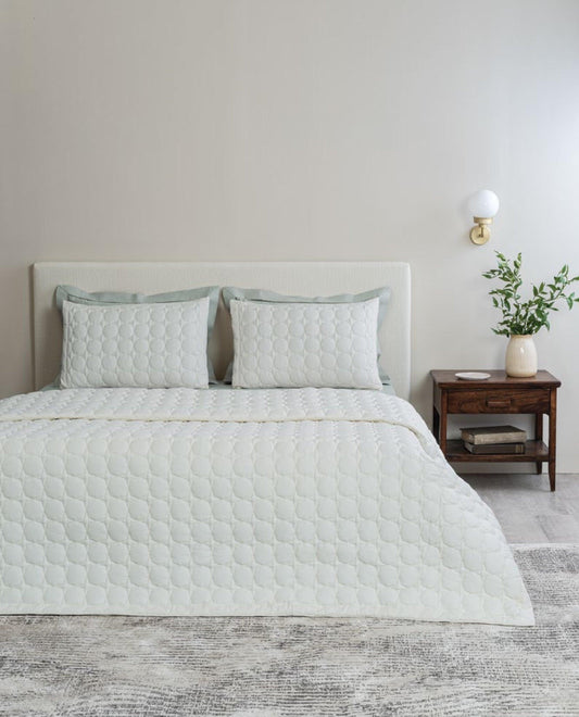 D'Decor Legacy II Collection Oyster Quilted Bedspread Set - enera