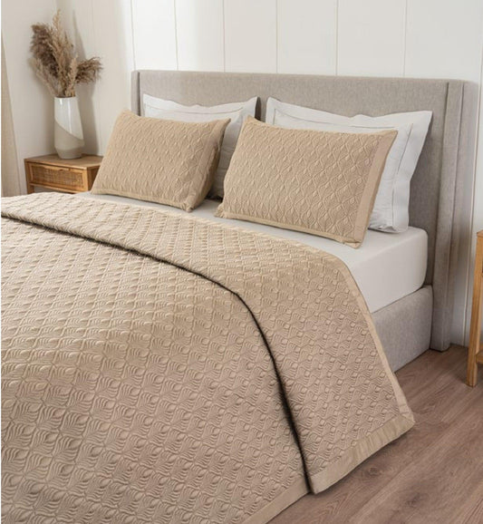 D'Decor Legacy II Collection Roasted Cashew-Marshmallow Quilted Bedspread Set - enera