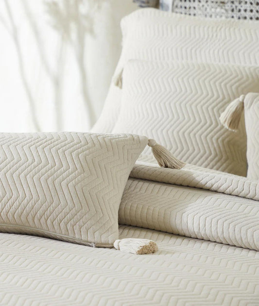 Enera Zig Zag Pale whisper Color King Size Bedcover - enera
