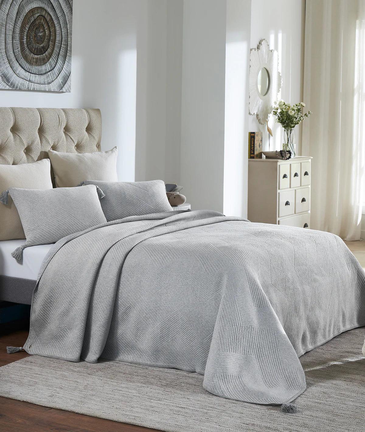 Enera Trio Stripe Light Grey M.& Vanilla G.M. Color King Size Bedcover - enera