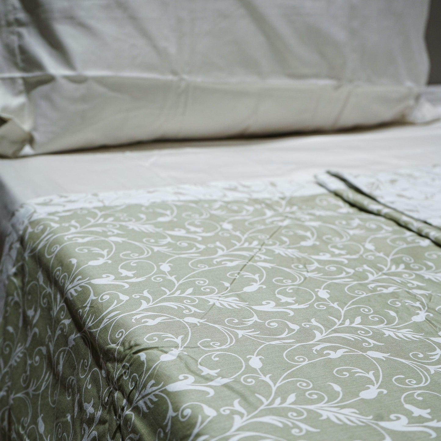 Enera Prism Collection Botanic Green Color Printed Single Bed Dohar